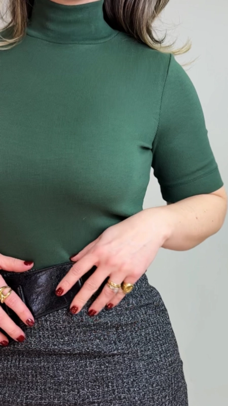 Blusa malu manga curta gola alta