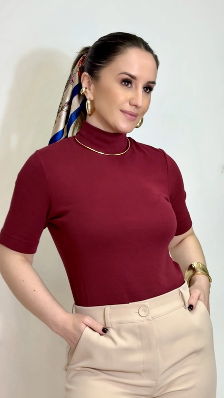 Blusa malu manga curta gola alta