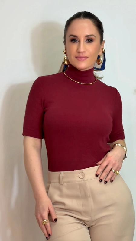 Blusa malu manga curta gola alta