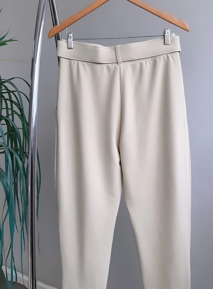 calca de malha crepe com pregas