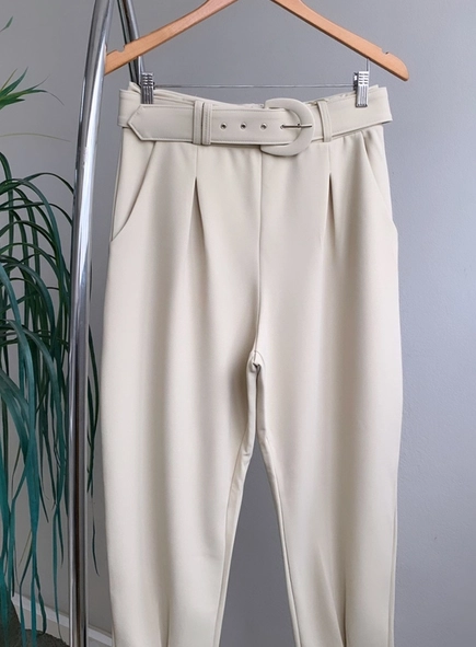 calca de malha crepe com pregas