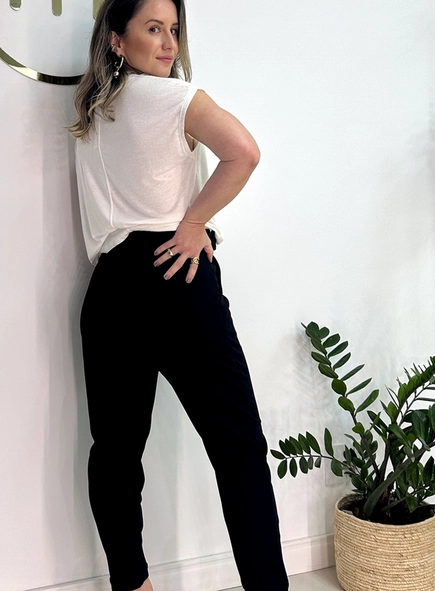 calca de malha crepe com pregas