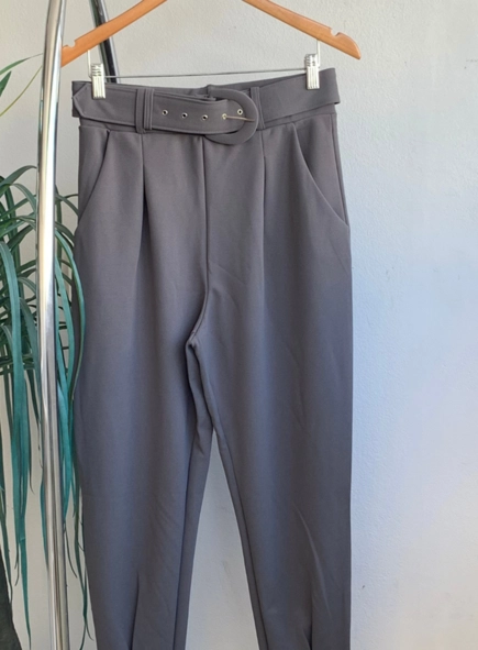 calca de malha crepe com pregas