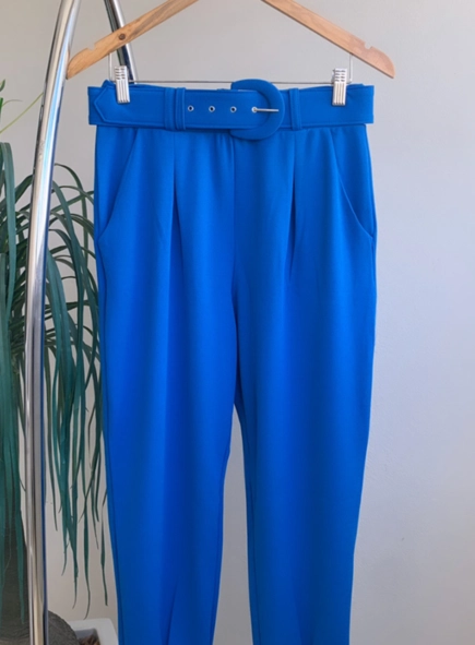 calca de malha crepe com pregas