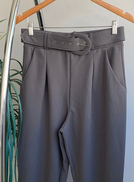 calca de malha crepe com pregas