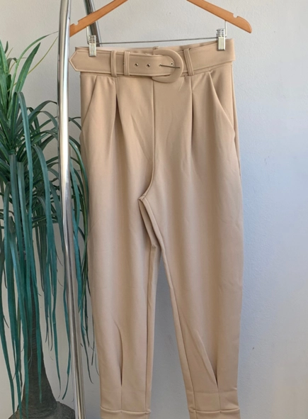 calca de malha crepe com pregas