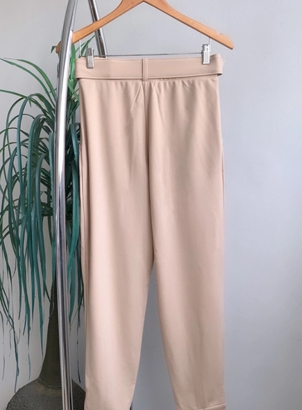 calca de malha crepe com pregas