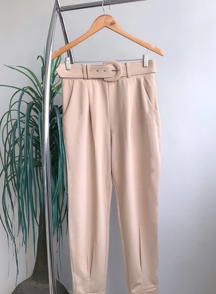 calca de malha crepe com pregas