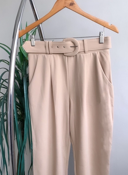 calca de malha crepe com pregas