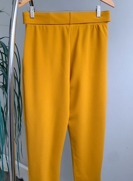 calca de malha crepe com pregas