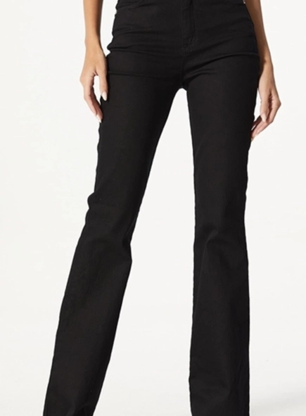 calca sarja flare open