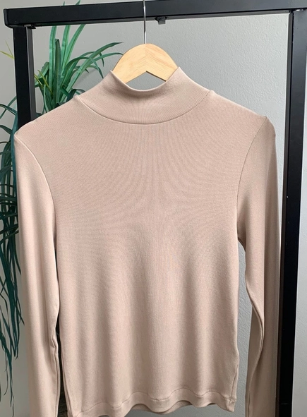 blusa malu manga longa gola alta