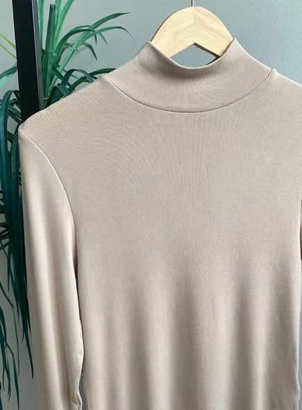 blusa malu manga longa gola alta