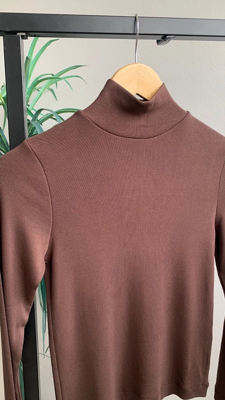 Blusa Malu Manga Longa Gola Alta