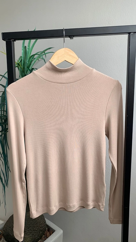 Blusa Malu Manga Longa Gola Alta