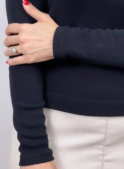 blusa malu manga longa gola alta