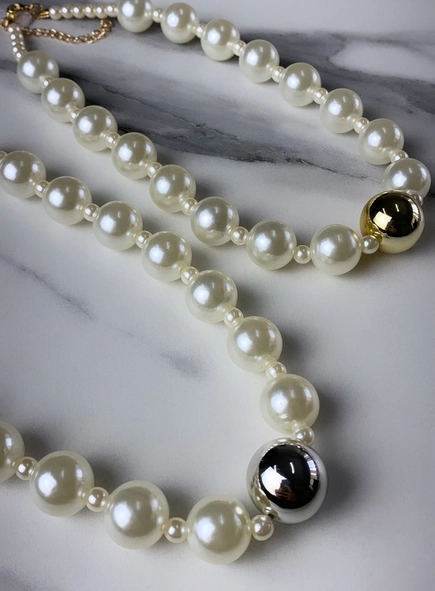 colar pérolas diversas