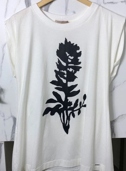 camiseta sem manga renascer borda barroca