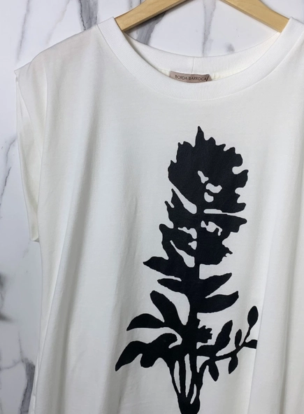 camiseta sem manga renascer borda barroca