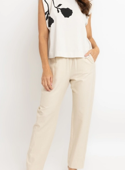 camiseta muscle malha flore borda barroca