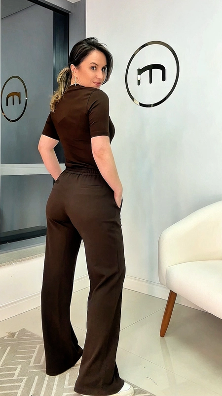 Calça sport chic wideleg malha crepe