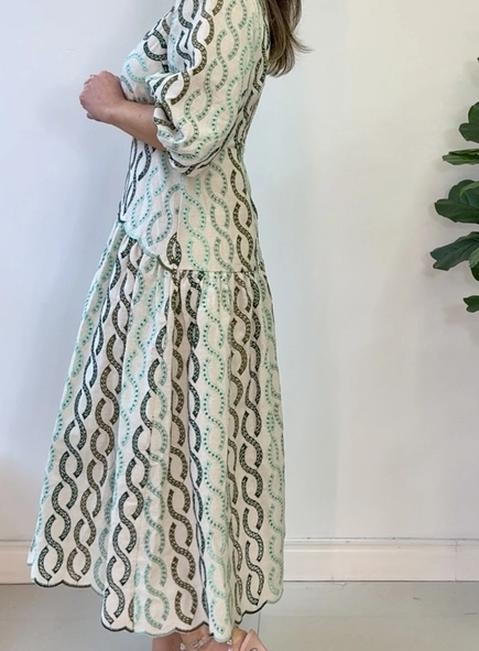 vestido midi laise com manga fresh sofistic