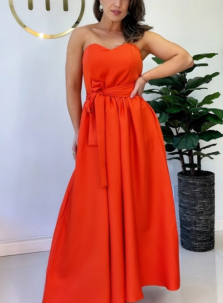 vestido godê alongado sem alça com faixa