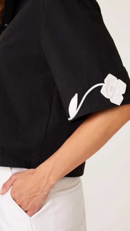 camisa dudalina mc aplicação flor