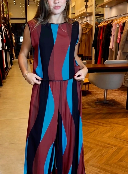 blusa sem manga visco estampada forum