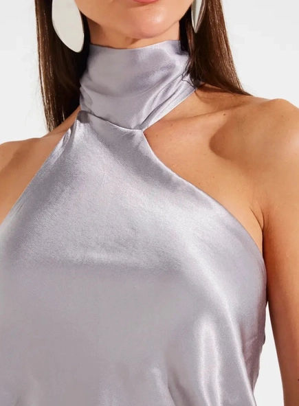 vestido curto acetinado frente única forum