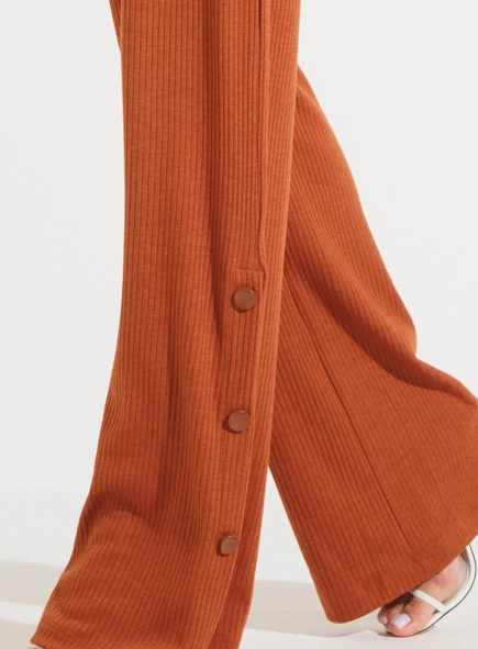 calça reta malha canelada style forum