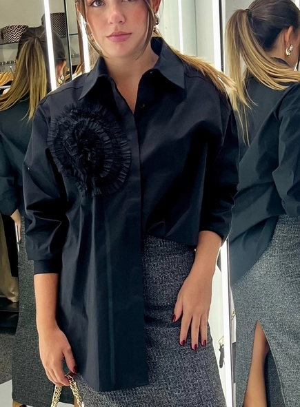 camisa alongada flor tricoline borda barroca