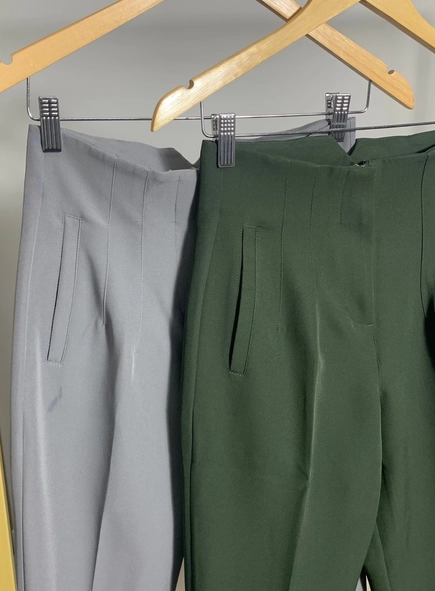 calça alfaiataria cintura alta pietra