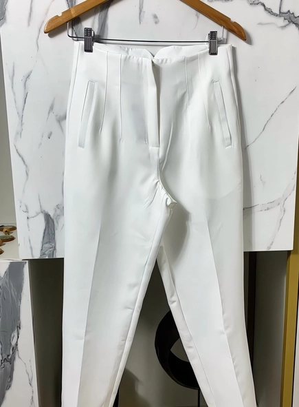 calça alfaiataria cintura alta pietra