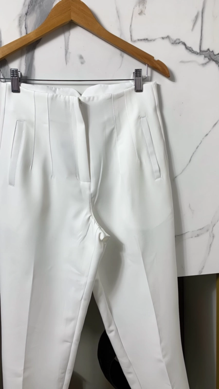 Calça alfaiataria cintura alta pietra