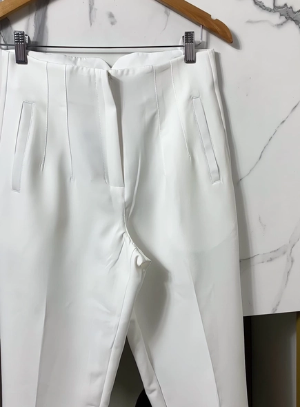 calça alfaiataria cintura alta pietra