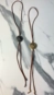 Colar camurça gravatinha boho