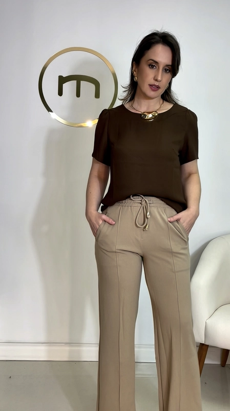 blusa crepe manga curta chic