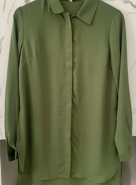 camisa crepe manga longa alongada