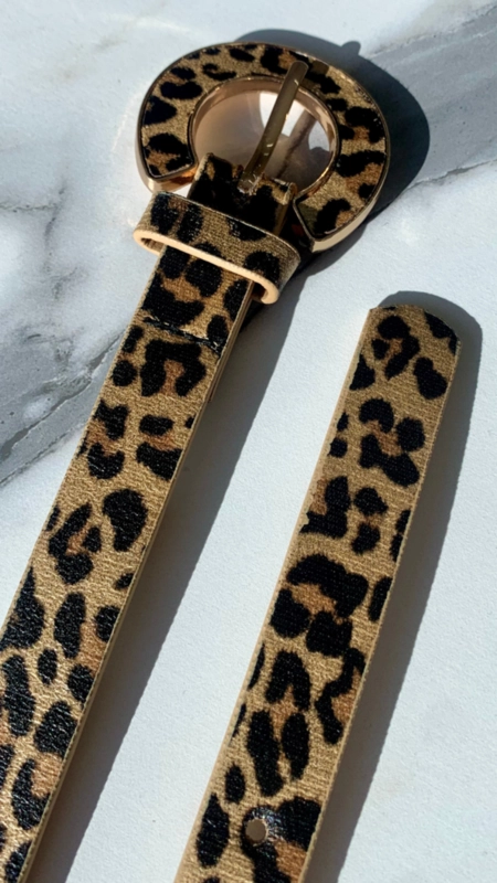 Cinto fino animal print fivela arco