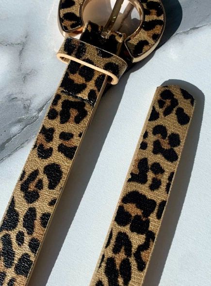 cinto fino animal print fivela arco
