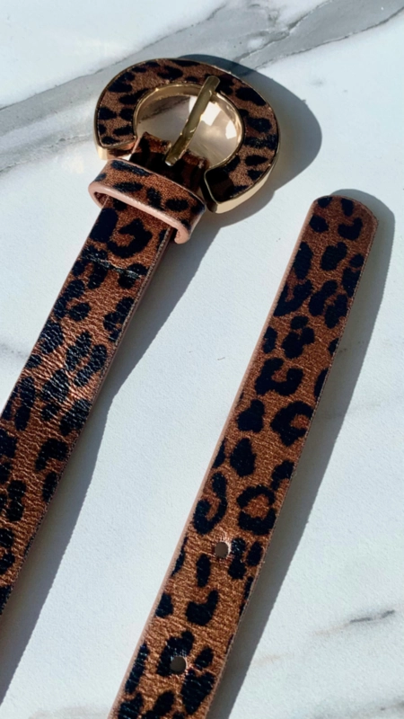 Cinto fino animal print fivela arco