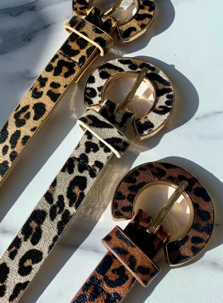 cinto fino animal print fivela arco