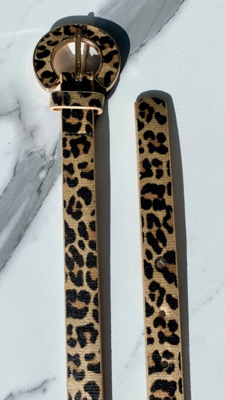 Cinto fino animal print fivela arco