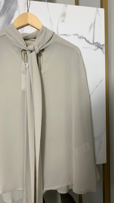 camisa crepe gola laço
