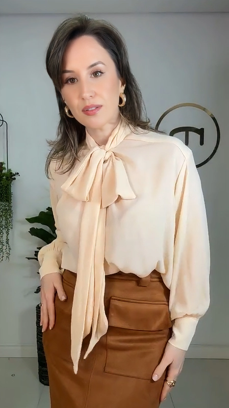 camisa crepe gola laço