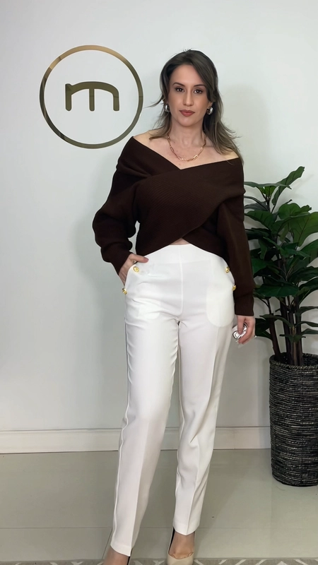 calça reta alfaiataria botões bolso faca