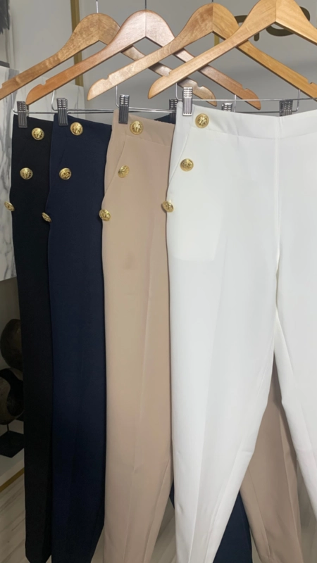 calça reta alfaiataria botões bolso faca