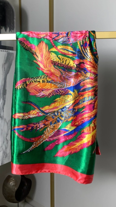 lenço estampado plumas 90x90
