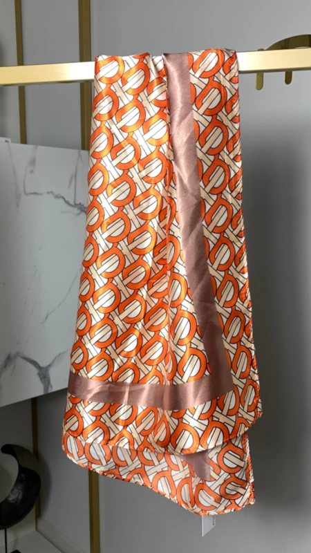 lenço estampado elos 90x90
